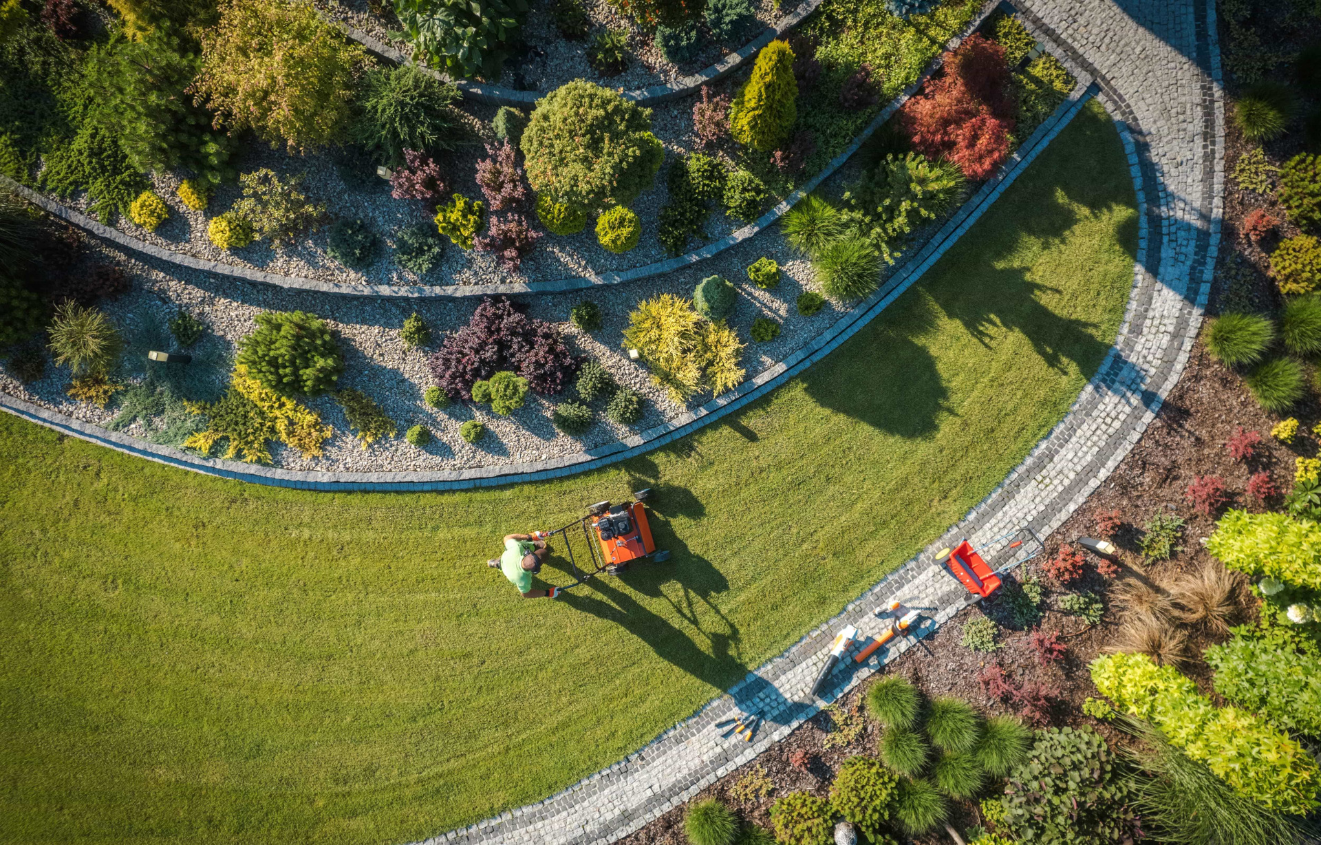 aerial-view-lawn-mowing